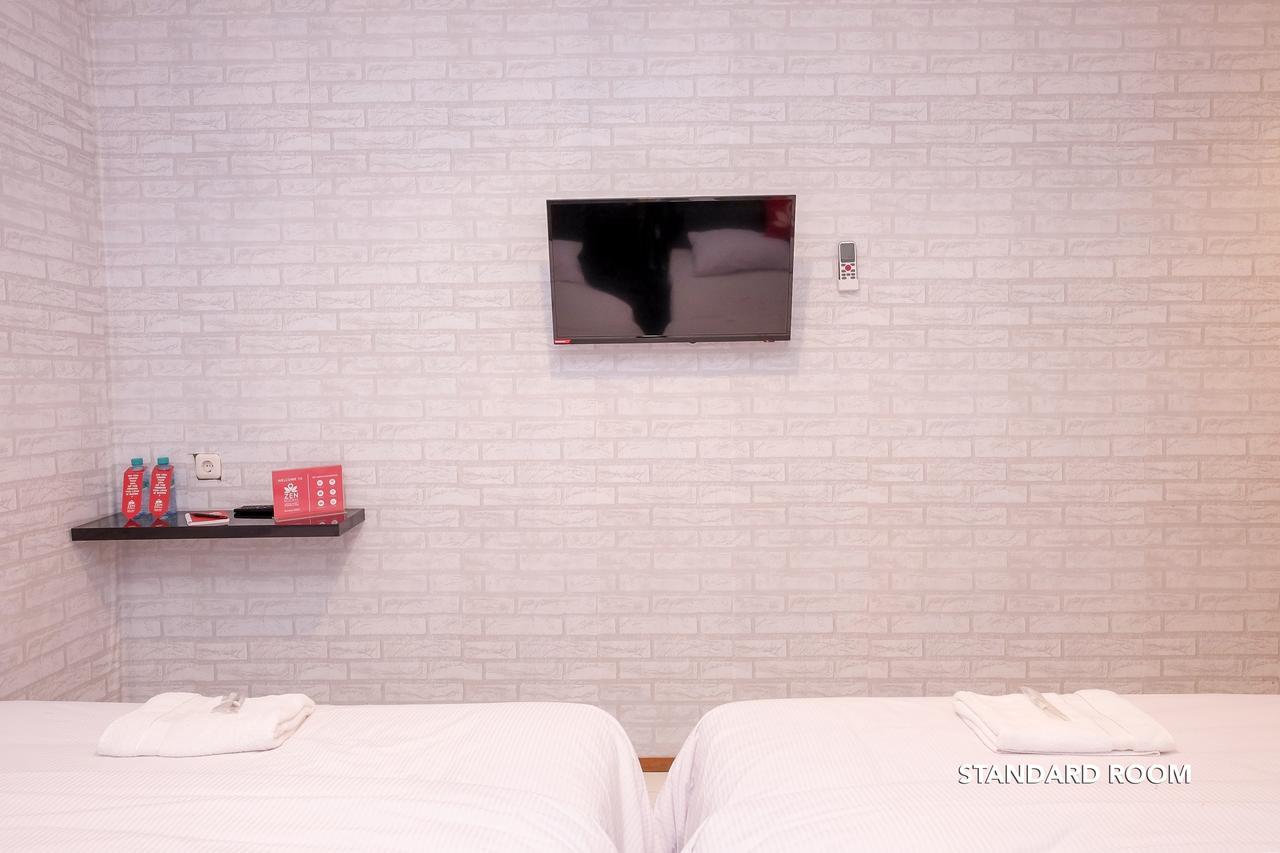 Zen Rooms B Walk Batu Маланг Екстериор снимка