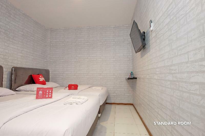 Zen Rooms B Walk Batu Маланг Екстериор снимка